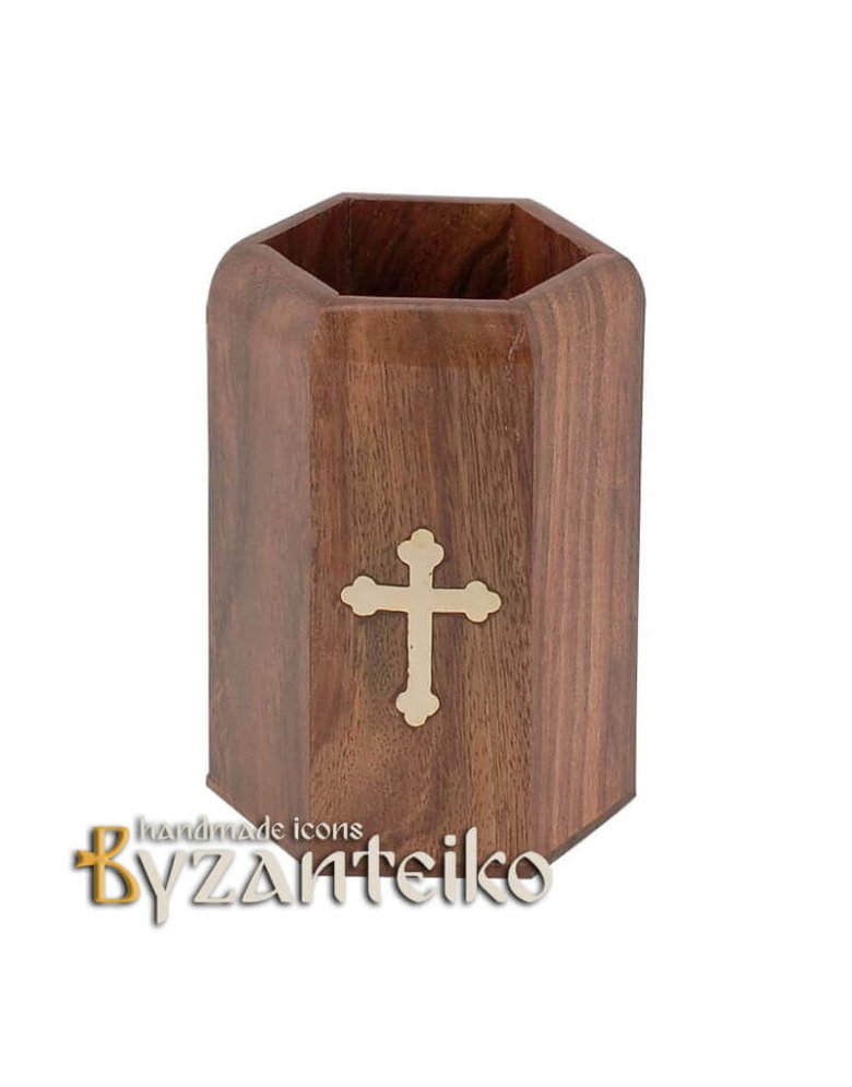 Wooden lead case